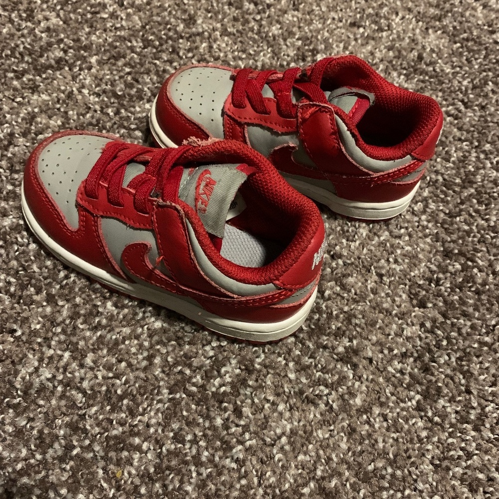 BABY NIKE DUNKS SIZE 6C